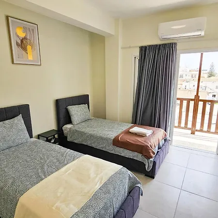 Apartment The Urban Heaven, 150m From Chabad Lubavitch Larnaca